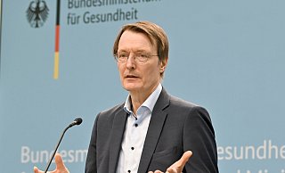 Bundesgesundheitsminister Karl Lauterbach will mit der Reform die Kliniklandschaft verändern. - Felix Müschen/dpa