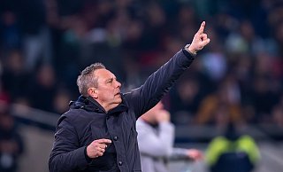 Andé Breitenreiter und Hannover 96 verlieren im Aufstiegsrennen der Zweiten Liga den Anschluss. - David Inderlied/dpa