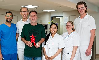 Thorsten Starke und das Team der Klinik für Gefäßchirurgie. - Monika Vogel