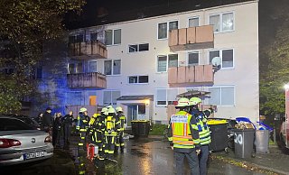 Mehrere Feuerwehrleute waren am frühen Donnerstagmorgen im Gütersloher Ortsteil Blankenhagen im Einsatz. - Thorsten Heß