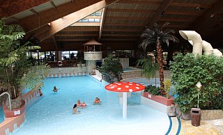 Bei der Eröffnung des H2O sehen die Becken noch etwas leer aus. - Jan-Henrik Gerdener