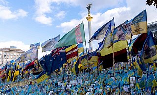 Die Ukraine trauert um die vielen Tausend Opfer des Krieges. - Andreas Stroh/ZUMA Press Wire/dpa