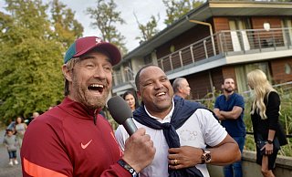 Auch Matze Knop (l.) und Ailton gaben sich beim Klosterpforten-Cup 2023 in Marienfeld im Kreis Gütersloh die Ehre. - Wolfgang Wotke