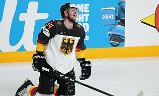 Der Ex-NHL-Profi Tom Kühnhackl kehrt in den Kader der Eishockey-Nationalmannschaft zurück. - Roman Koksarov/dpa