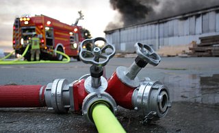Zu dem Einsatz in Rimbeck war am Samstagmorgen ein Großaufgebot der Feuerwehr ausgerückt. - Dieter Scholz