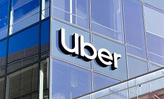 Die Entwicklung eigener Technologie zum autonomen Fahren hatte Uber schon vor Jahren aufgegeben. (Archivbild) - Andrej Sokolow/dpa