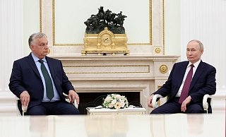 Ungarns kremlfreundlicher Ministerpräsident Viktor Orban reiste überraschend zu Gesprächen über die Ukraine mit Russlands Präsident Wladimir Putin nach Moskau. - Valeriy Sharifulin/Pool Sputnik Kremlin/AP/dpa