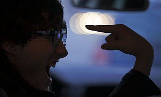 Der Autofahrer aus Paderborn eilte hinter dem Opel her und rastete dann völlig aus. - Symbolfoto: picture alliance / dpa
