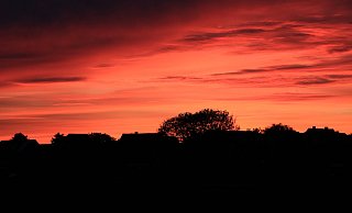 Der Mai 2020 zeigte sich von seiner warmen und sonnigen Seite, mit vielen schönen Sonnenuntergängen. - David Schellenberg