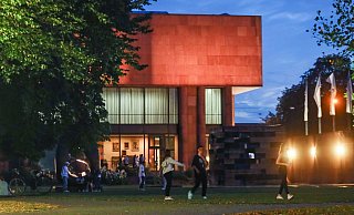 Was tagsüber wie ein wunderschöner Park anmutet, wird an Wochenenden zur neuen Partymeile der jungen Bielefelder - mit zahlreichen unerfreulichen Nebenwirkungen. - Sarah Jonek