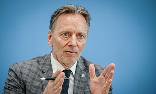 «Jeder politische Akteur, der nicht dazu beiträgt, dass es einen sachlichen Diskurs gibt, sondern Sündenböcke aufbaut trägt zu dieser Polarisierung bei»: Holger Münch. - Kay Nietfeld/dpa