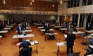 Anfang November hatte sich der Rahdener Rat zur ersten Sitzung der neuen Wahlperiode getroffen. Getagt wurde unter Corona-Bedingungen - mit Abstand und Masken. Zu Beginn einer jeden Sitzung gibt es die Bürgerfragestunde. - Joern Spreen-Ledebur