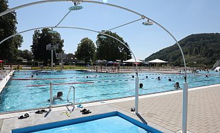 Im Freibad Höxter schwimmt es sich auch ohne pfiffigen Namen gut. - Simone Flörke