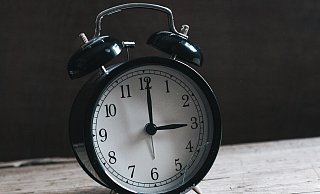 Die Zeitumstellung naht: Am 26. Oktober 2025 werden die Uhren um eine Stunde zurückgestellt. - Maike Maier