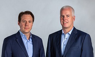 Der FDP-Ortsvorsitzende Peter-David Friedrich und Spitzenkandidat Norbert Busch (v.l.) - FDP Enger