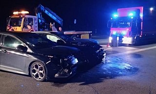 Bei dem Unfall in Steinheim wurden zwei Menschen verletzt und kamen ins Krankenhaus. - FFW Steinheim