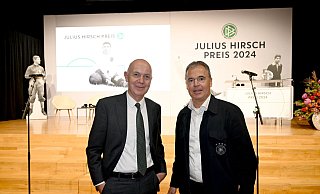 Die DFB-Spitze mit Präsident Neuendorf (l.) und Geschäftsführer Rettig ist überaus zufrieden mit dem Bundestrainer. - Felix Hörhager/dpa