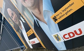 Neben dem CDU-Logo ziert das Gemeindewappen die Plakate der Wahlbezirkskandidaten in Borchen. - Jens Reddeker