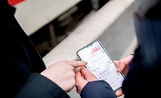 Geht das nicht günstiger? Es kann sich lohnen, nicht die erstbeste Verbindung zu buchen. - Zacharie Scheurer/dpa-tmn