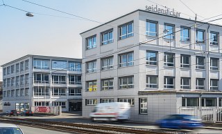Früher Seidensticker, bald Schulstandort. Geplant ist auf dem Gelände in Bielefeld zunächst ein neues Gymnasium. Das Projekt gehört zu den zahlreichen geplanten Investitionen der Stadt. - Jörg Dieckmann