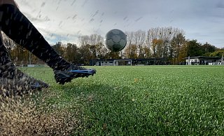 Der Ort des Geschehens: Auf dem Kunstrasenplatz Lohe empfangen die A-Junioren des JFV Lohe-Bad Oeynhausen am 26. März 2025 den Bundesligisten Borussia Dortmund. - Jürgen Krüger