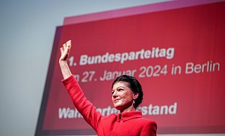 Sahra Wagenknecht ruft ihre Mitstreiter dazu auf, an einem Strang zu ziehen. - Kay Nietfeld/dpa