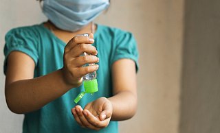Immer mehr Kinder und Jugendliche infizieren sich. - Symbolfoto
