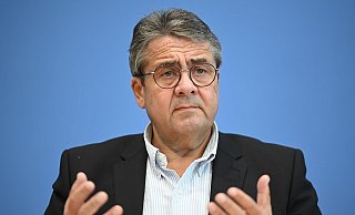 Sigmar Gabriel hat im Ukraine-Konflikt angemahnt, in Gesprächen mit Russland Stärke zu zeigen. - Foto: Britta Pedersen/dpa-Zentralbild/dpa