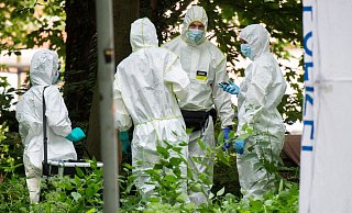 Die Suche nach Spuren des mutmaßlichen Mörders durch die Polizei Hannover im Stadtwald Eilenriede blieb ohne Erfolg. - dpa / Julian Stratenschulte