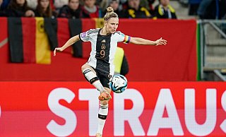 Svenja Huth bemängelt die fehlende Toleranz für homosexuelle Profi-Fußballer. - Uwe Anspach/dpa