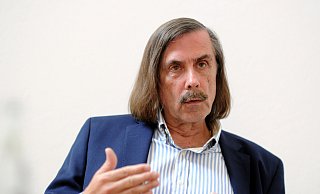 Bei der konstituierenden Sitzung des Stadrates wird Bürgermeister Norbert Morkes auch formell in sein neues Amt eingeführt. - Andreas Frücht
