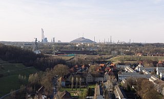 Blick von der Halde Rungenberg auf Gelsenkirchen-Buer.  - Matthias Schwarzer