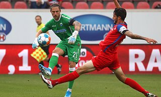 SCP-Keeper Jannik Huth überzeugte beim Saisonauftakt in Heidenheim und wird auch am Freitag gegen Nürnberg von Beginn an spielen. - Picture Alliance