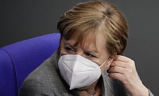 Einen Termin für die nächste Runde mit den Regierungschefs der Länder nannte Bundeskanzlerin Angela Merkel nicht. - Foto: Michael Kappeler/dpa