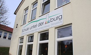 Dass sich baulich etwas ändern soll bei der Grundschule unter der Iburg, steht länger fest. Nun haben die Mitglieder des Schulausschusses Nägel mit Köpfen gemacht. - burkhard battran