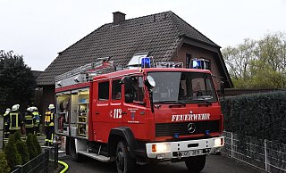 Das Wohnhaus war nach dem Brand ausgenscheinlich nicht mehr bewohnbar. - Andreas Eickhoff