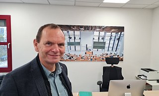 Sorgt sich um die sinkenden Zahlen an den Hochschulen: "Wir werden alle vor demselben Problem stehen", sagt Prof. Jürgen Krahl, Präsident der TH OWL. - Marianne Schwarzer