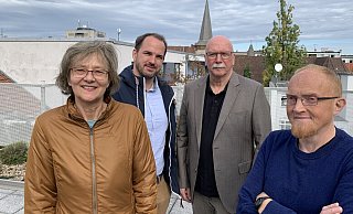 „Großartiges Begleitung“: Tatjana Klinger-Roggenhöfer ist dankbar für die Untrstützung des Palliativnetzes, hier vertreten durch Palliativarzt Steffen Galler, Pflegeexperte Ewald Biermann und Koordinator Björn Kuhfuß (v. l.). - Ivonne Michel