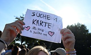 Abseits der offiziellen Verkaufswege von Karten lässt sich zwar etwas sparen, doch es kann auch dazu kommen, dass sie am Ende ungültig sind. - Felix Hörhager/dpa