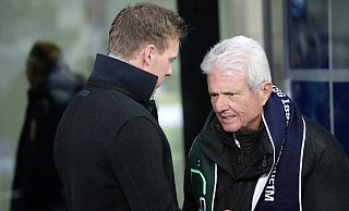 Dietmar Hopp (r) hält große Stücke auf Bundestrainer Julian Nagelsmann. - Hasan Bratic/dpa