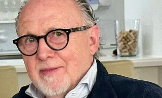 Gastronom, Golfer und Feingeist: Roland Burbach war in Bielefeld und Gütersloh sehr aktiv. Jetzt ist er im Alter von 72 Jahren gestorben. - privat