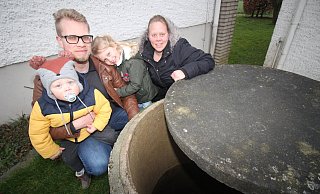 Erik und Nicole Götz wohnen mit ihren Kindern Celine und Elija am Rande von Jöllenbeck. - Sylvia Tetmeyer