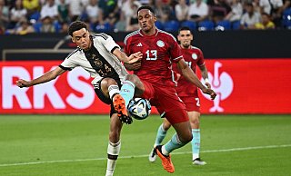 Eine der wenigen Kreativkräfte im DFB-Team: Jamal Musiala (l). - Bernd Thissen/dpa