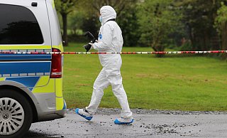 Einsatzkräfte beim Tötungsdelikt in Spenge - Claus Frickemeier