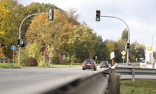Die Ampel an der Osnabrücker Straße schaltet sich derzeit früher als geplant ab. Ein Bürger sieht darin eine Gefahr für Fußgänger und Radfahrer. - Florian Weyand