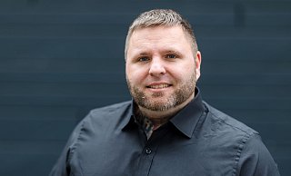 Tommy Frenck wurde bundesweit bekannt, weil er eine Reihe großer Neonazi-Konzerte organisiert hatte, zu denen auch Rechtsextremisten aus anderen europäischen Ländern anreisten. - Michael Reichel/dpa