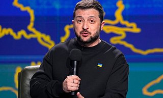 Der ukrainische Präsident Wolodymyr Selenskyj spricht während seiner Jahresend-Pressekonferenz. - Efrem Lukatsky/AP/dpa