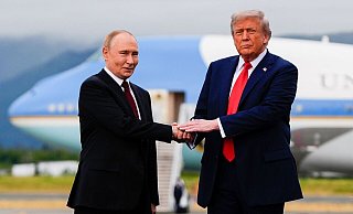 Zuletzt begegneten sich Trump und Putin im US-Bundesstaat Alaska. (Archivbild) - Julia Demaree Nikhinson/AP/dpa