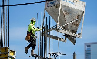 Die US-Arbeitslosenquote legte im Monatsvergleich um 0,1 Prozentpunkte auf 4,3 Prozent zu. (Symbolbild) - Lynne Sladky/AP/dpa