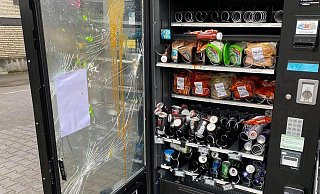 Der zerstörte Wurstautomat in Delbrück wird erneuert. - Kosche